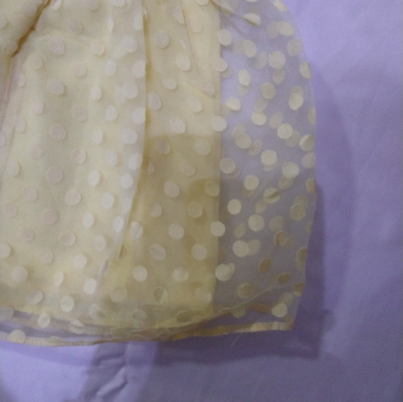 size 3-6 months yellow frilly polka dotted bow dress - Picture 7 of 15